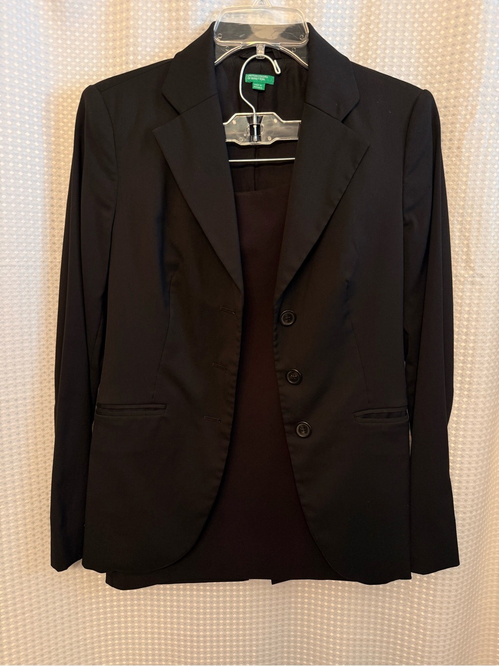 Black Women's Three-Button Blazer - Classic Professional Jacket